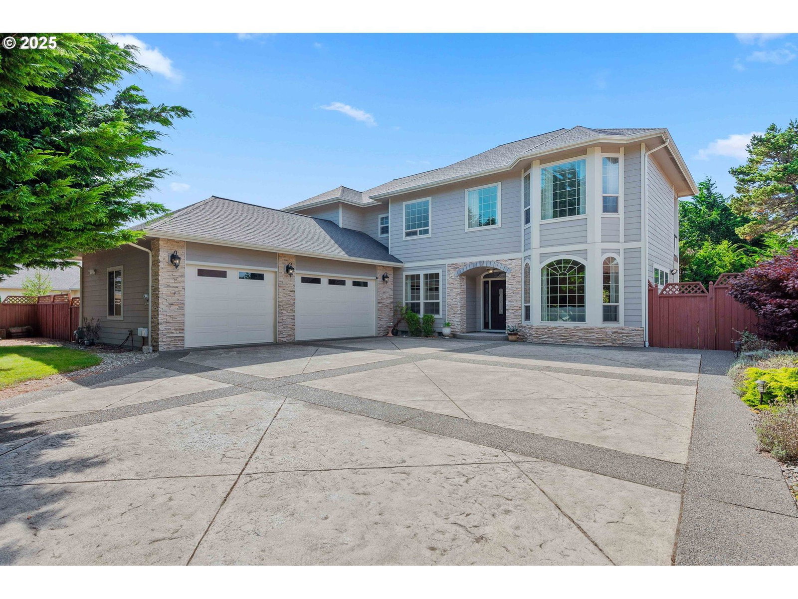 Primary listing photo, 2270 HAYES ST, North Bend, OR, 97459