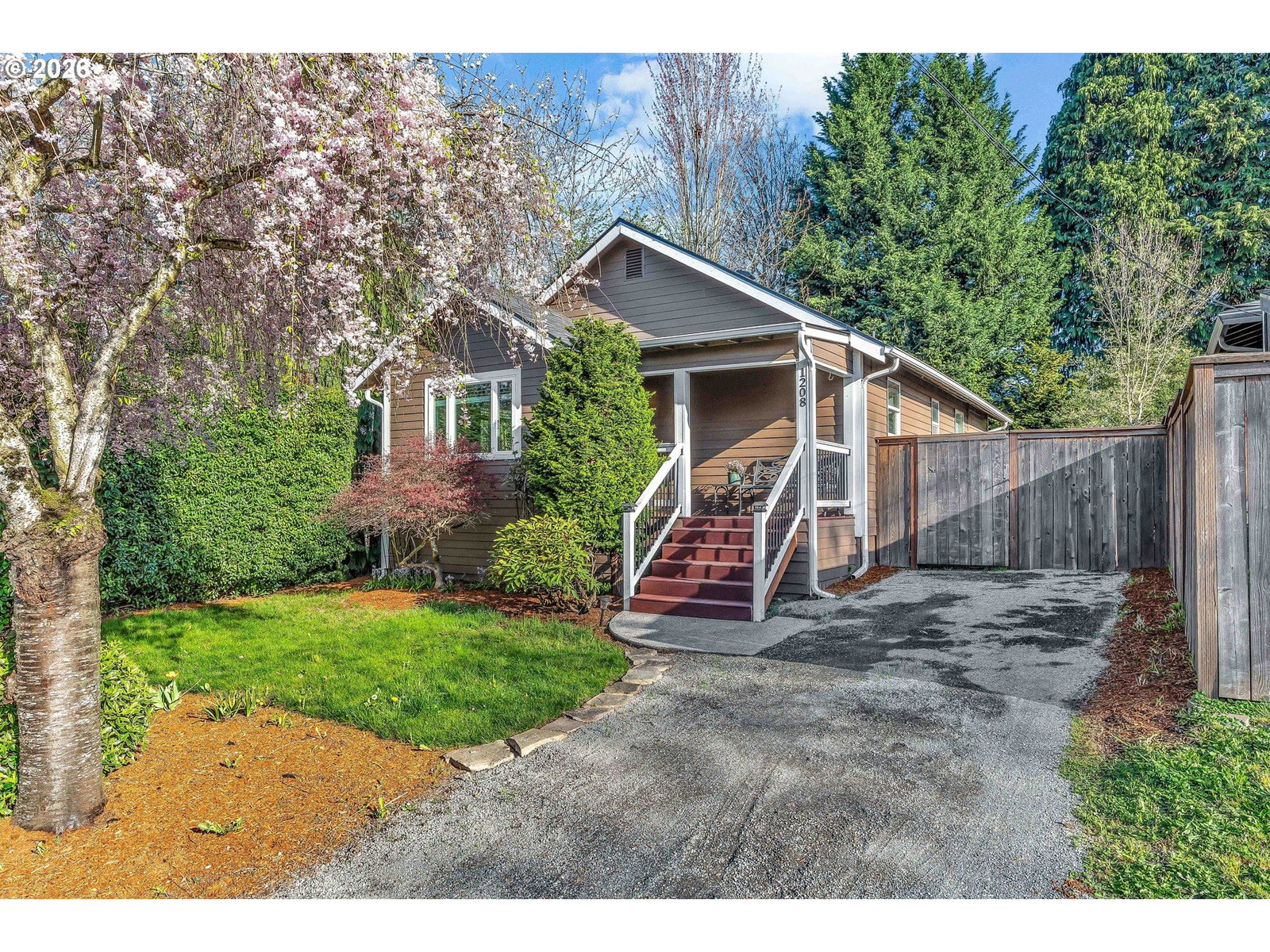 1208 W MCLOUGHLIN BLVD