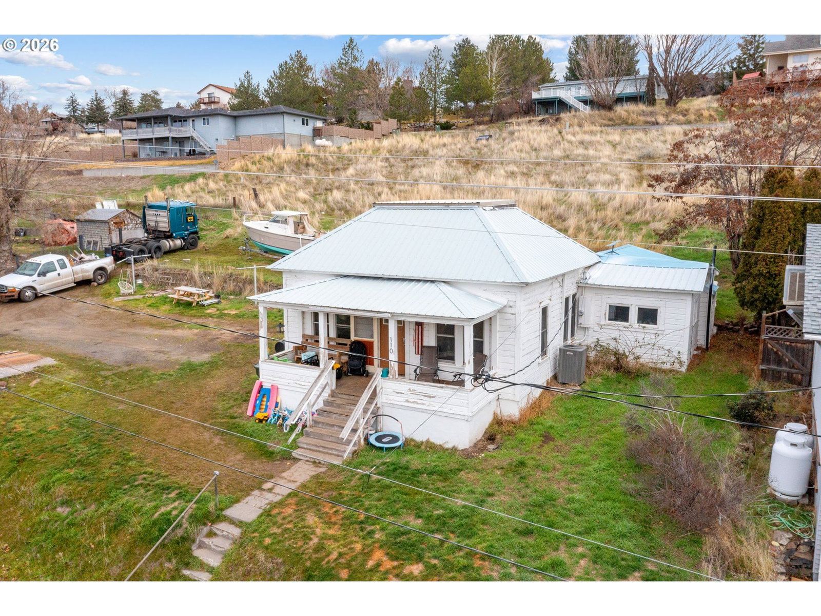 Listing photo 1 of 6
