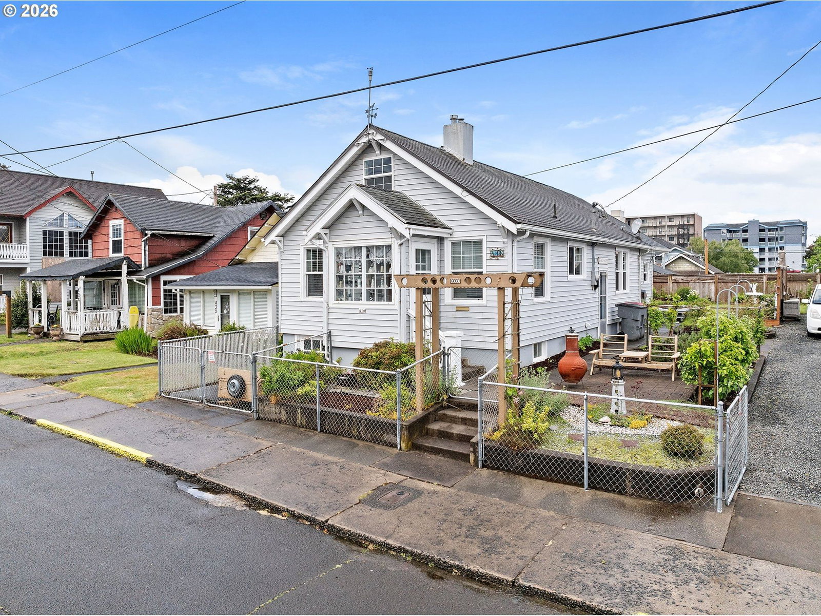 Listing photo 1 of 6