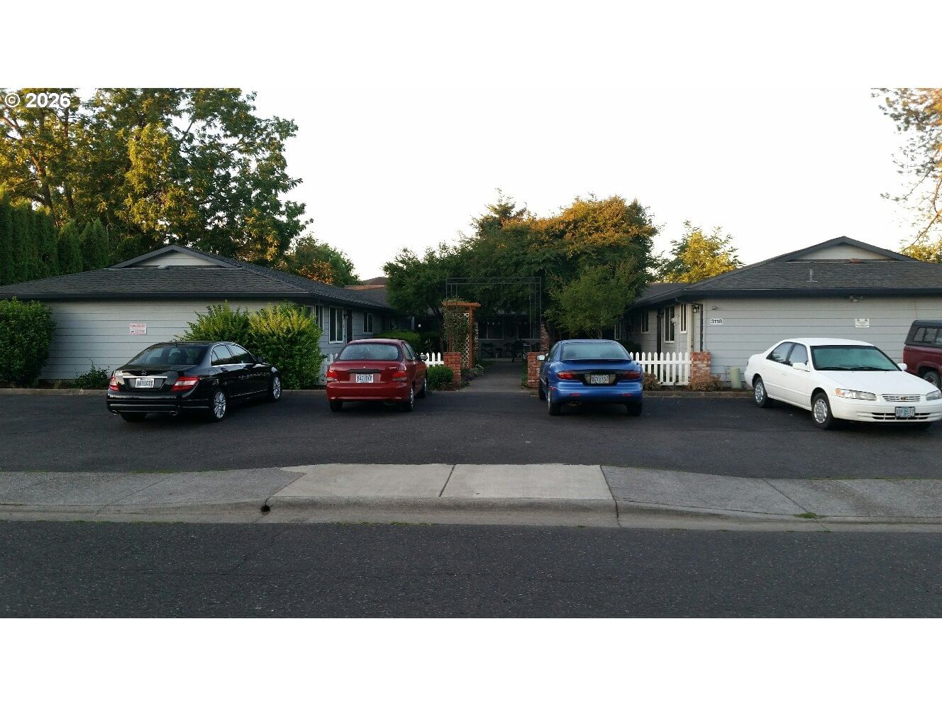 Listing photo 1 of 6