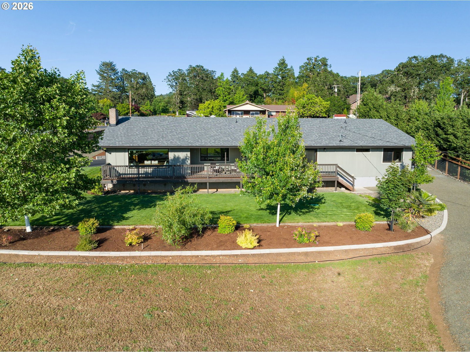 Listing photo 1 of 6