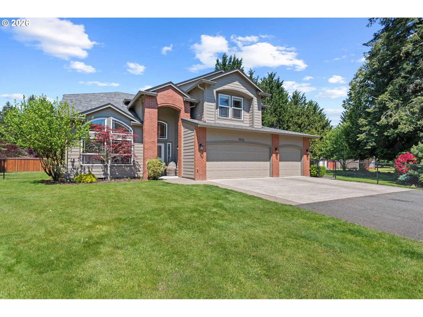 Listing photo 1 of 6