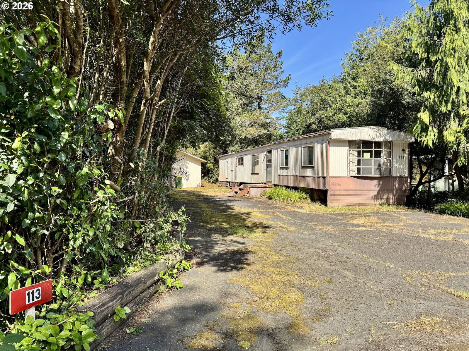 Listing photo 1 of 6