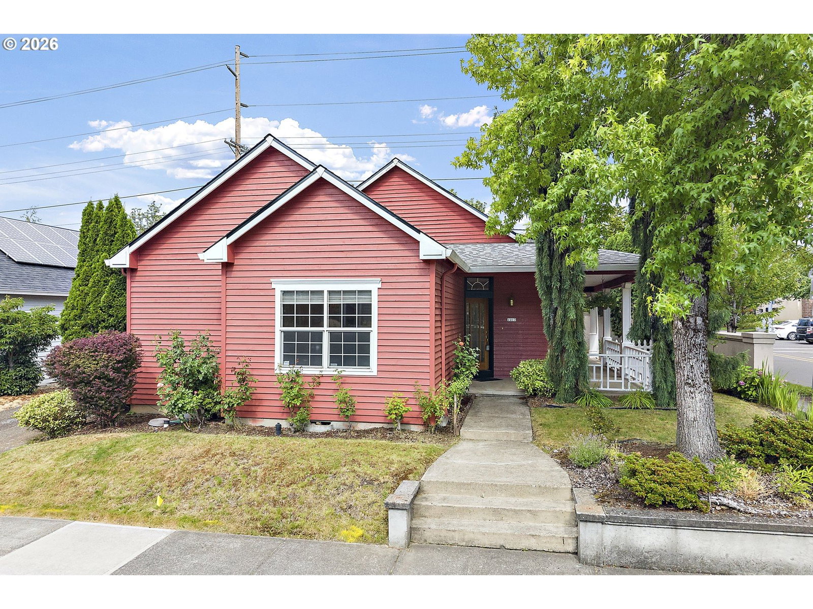 1012 NE MULTNOMAH DR