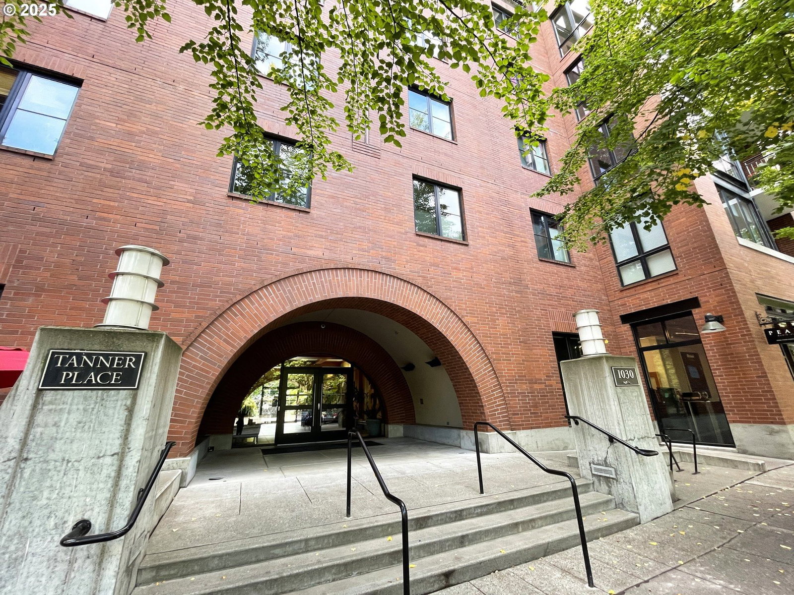 Primary listing photo, 1030 NW JOHNSON ST #424, Portland, OR, 97209