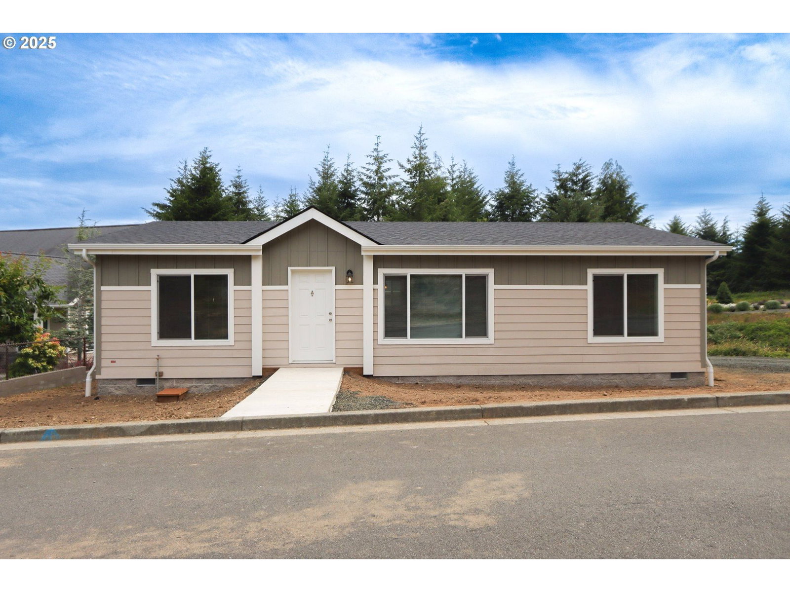 Primary listing photo, 425 PROVIDENCE DR, Reedsport, OR, 97467