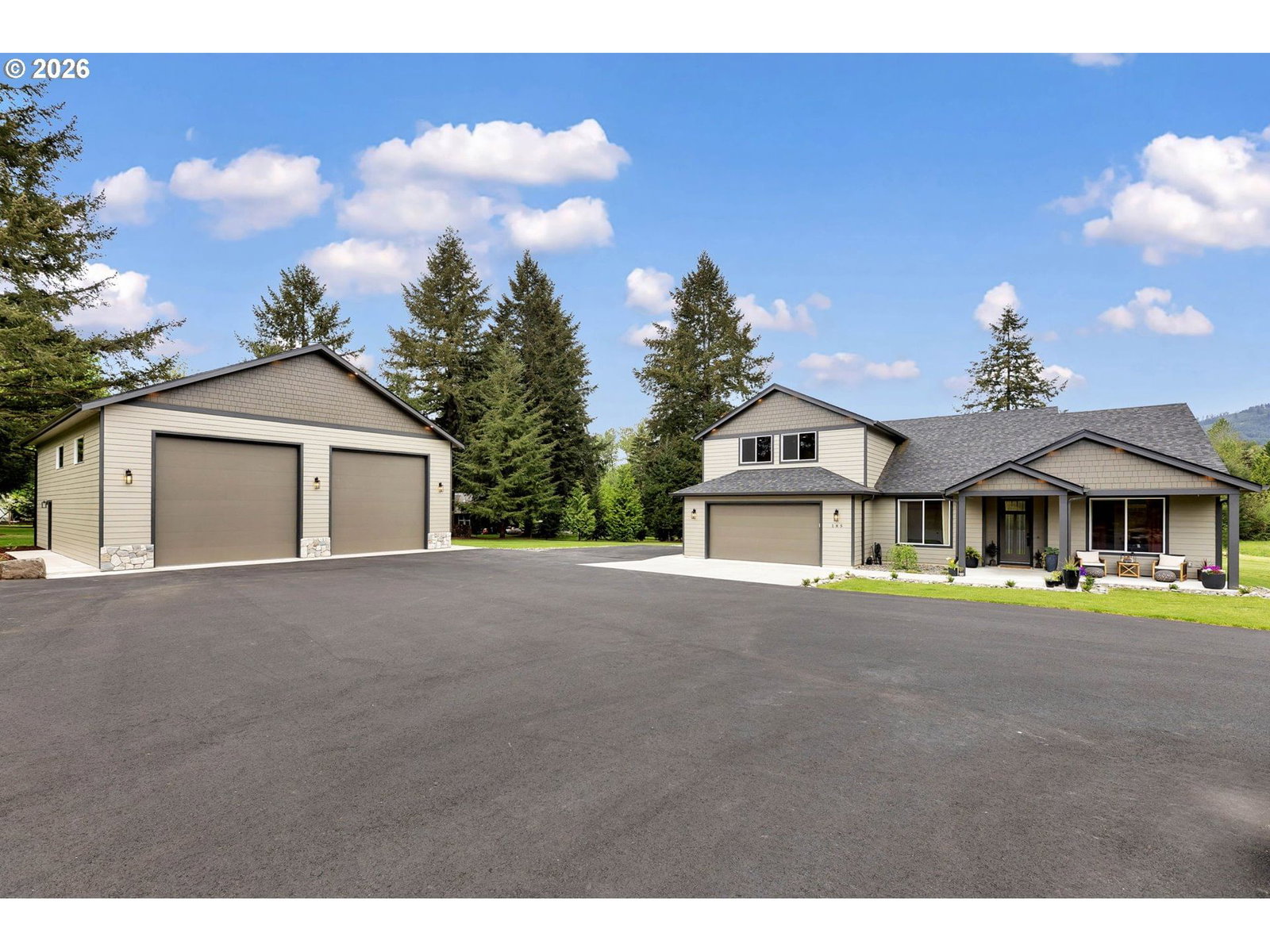 Listing photo 1 of 6