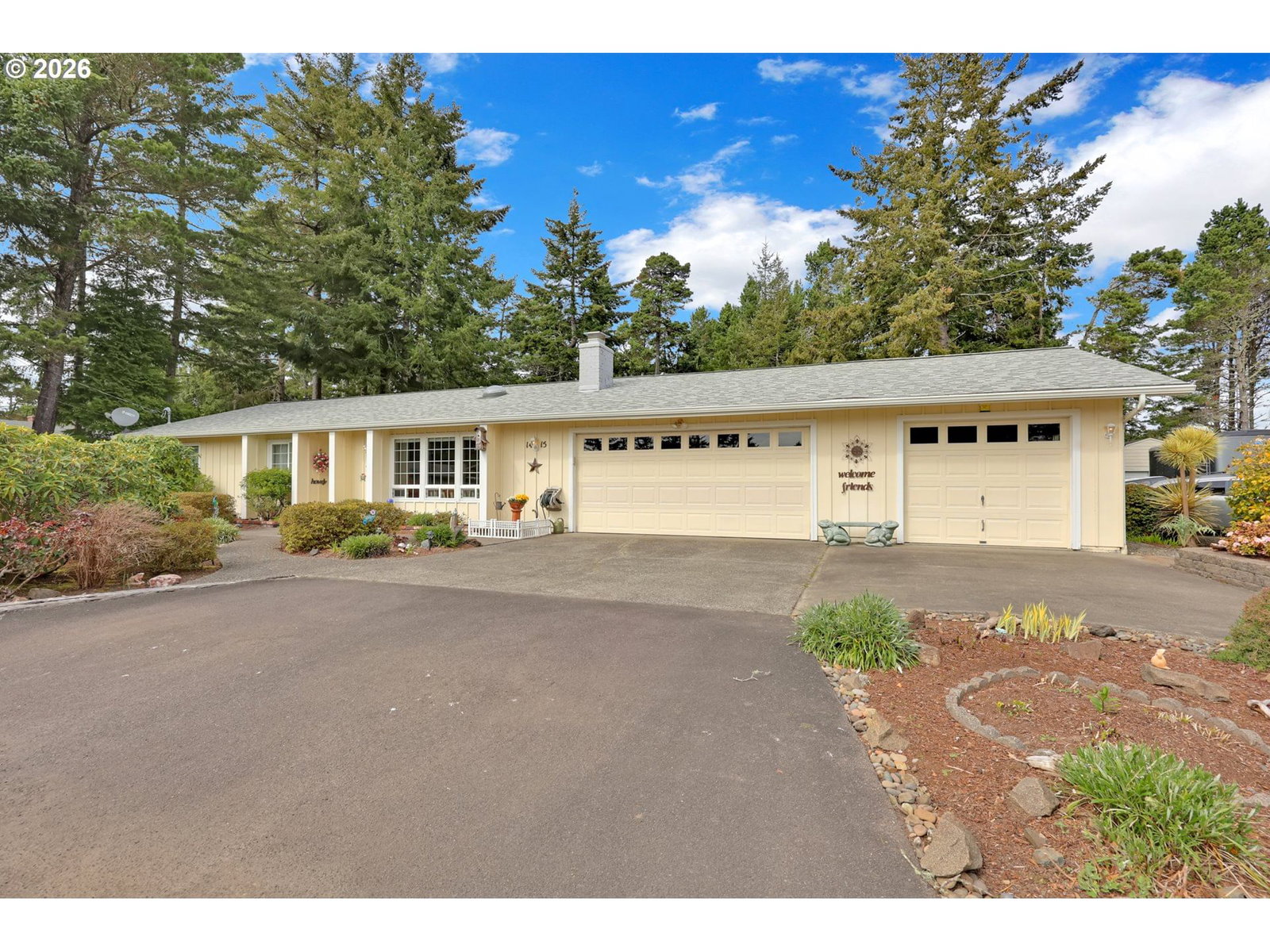 Listing photo 1 of 6