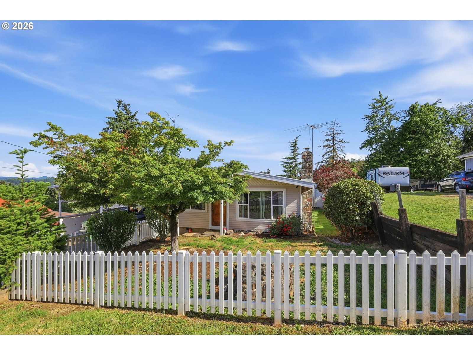 Listing photo 1 of 6