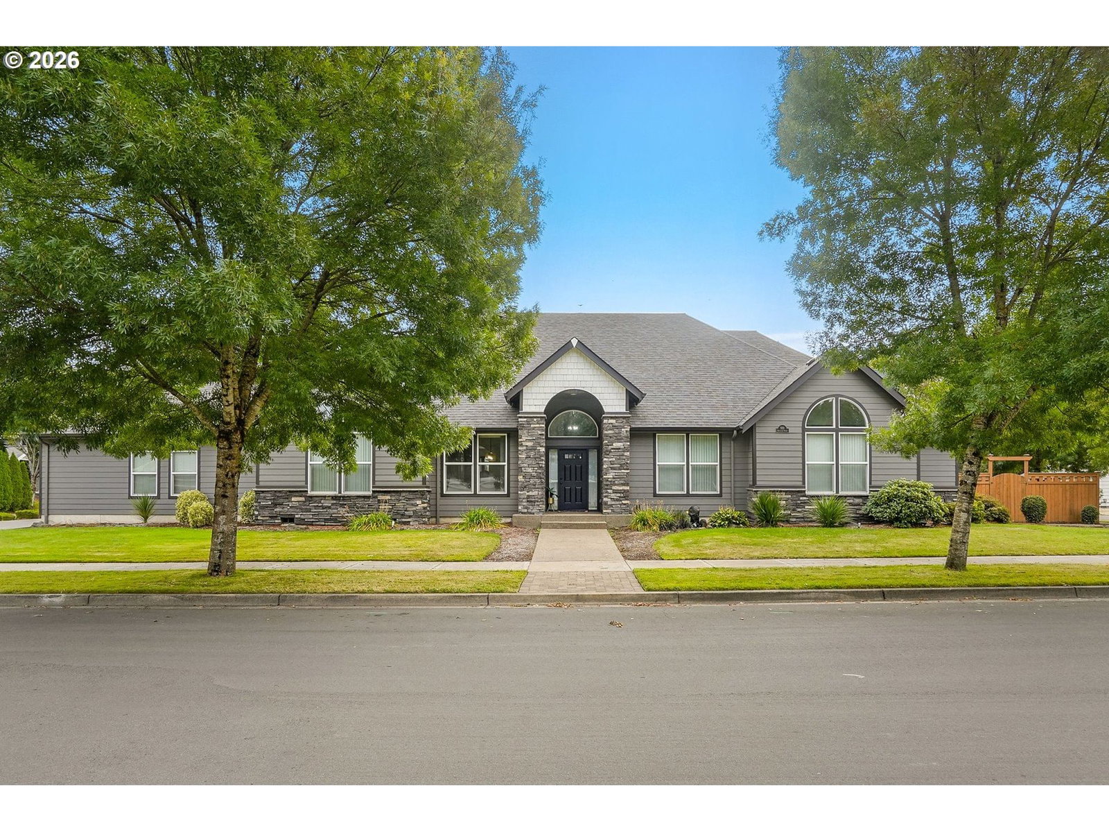 Listing photo 1 of 6
