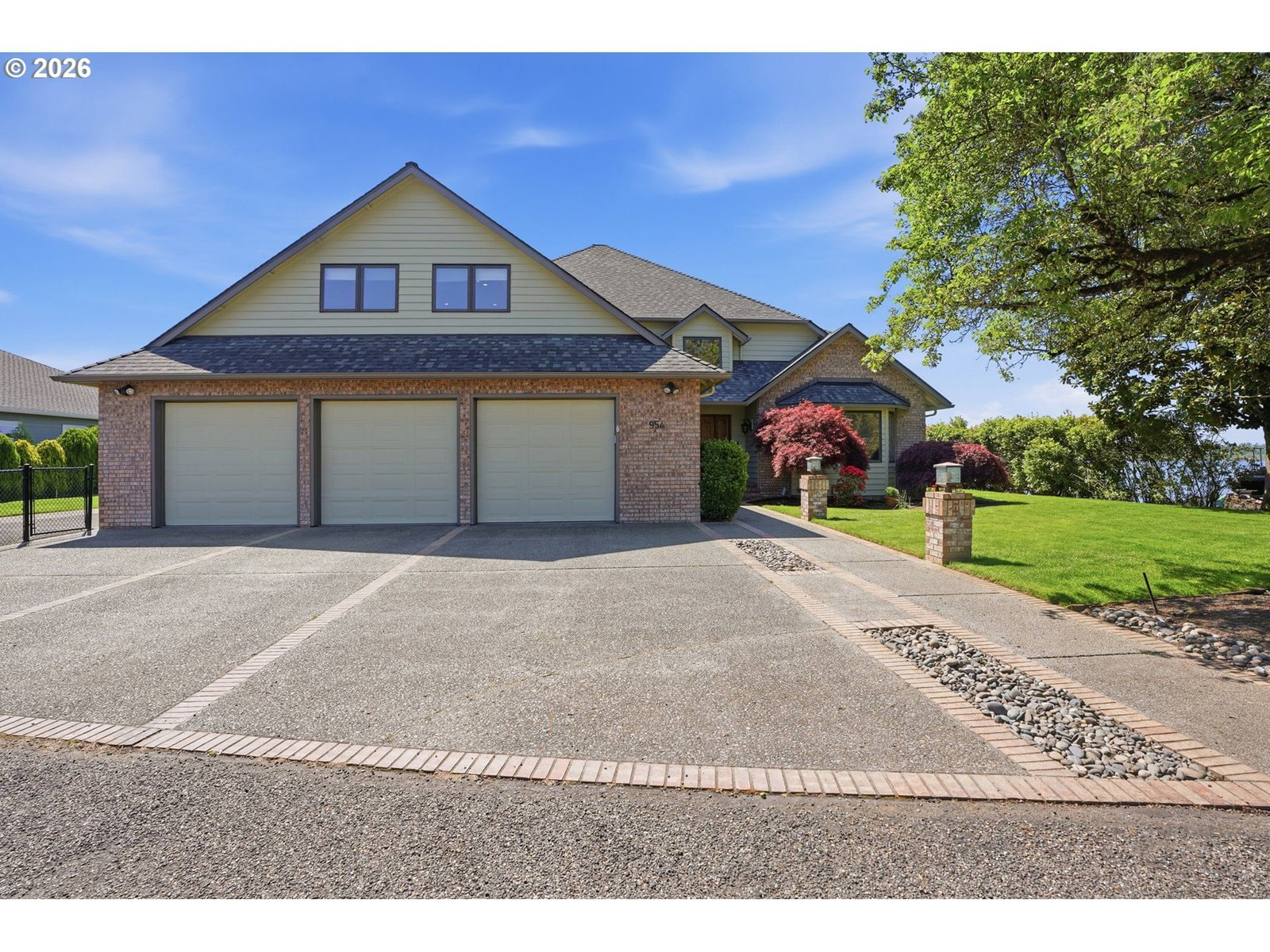 Listing photo 1 of 6