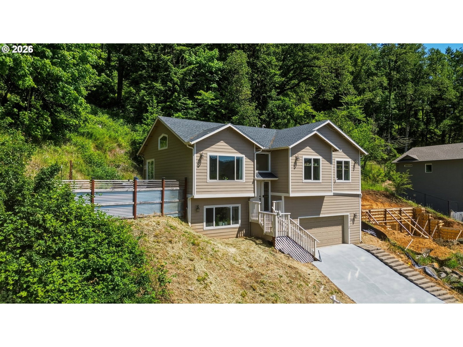 Listing photo 1 of 6