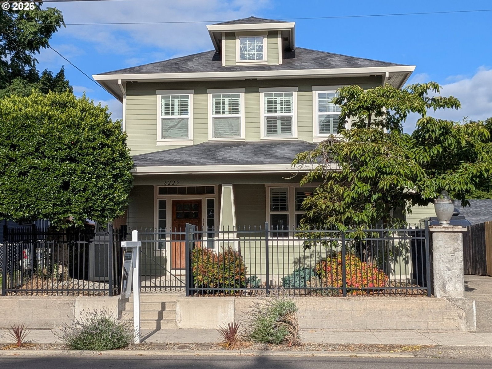 6225 N GREELEY AVE