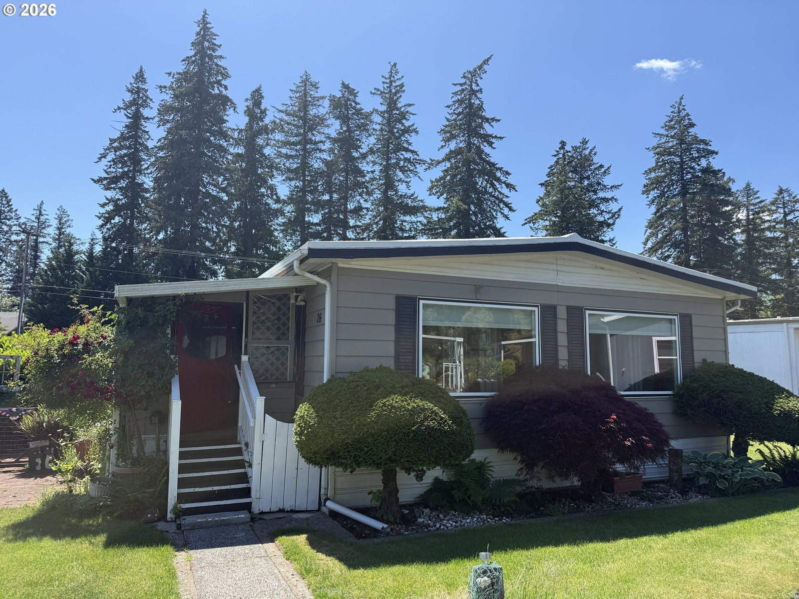 Listing photo 1 of 6