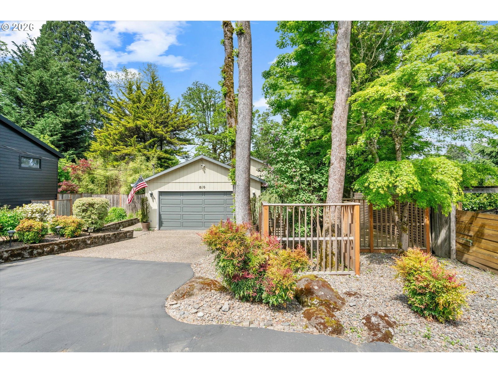 810 McVey AVE