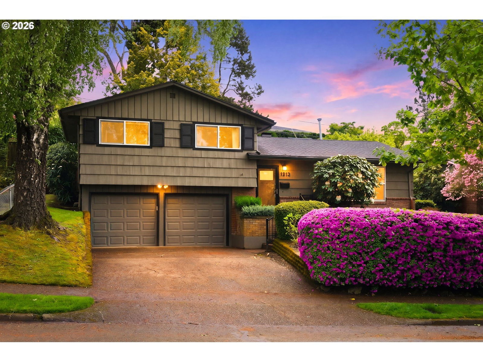 Primary listing photo, 1212 SW CHESTNUT DR, Portland, OR, 97219