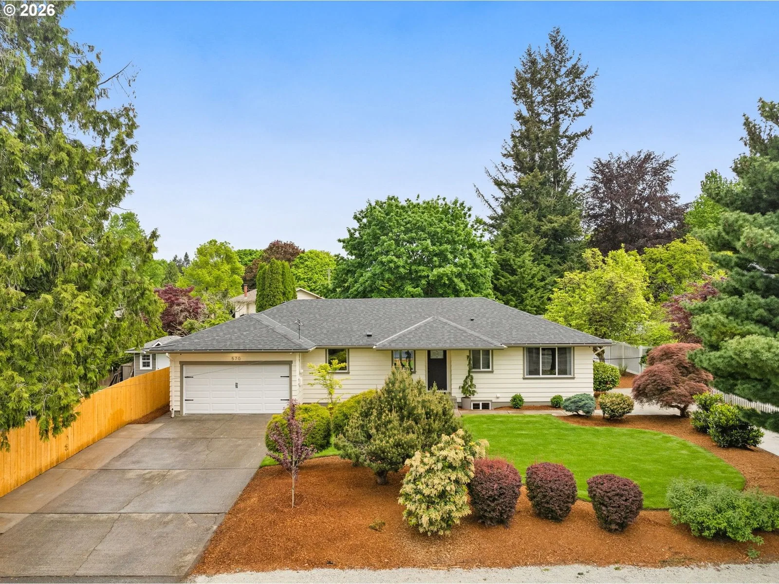 570 NW BIRDSDALE AVE