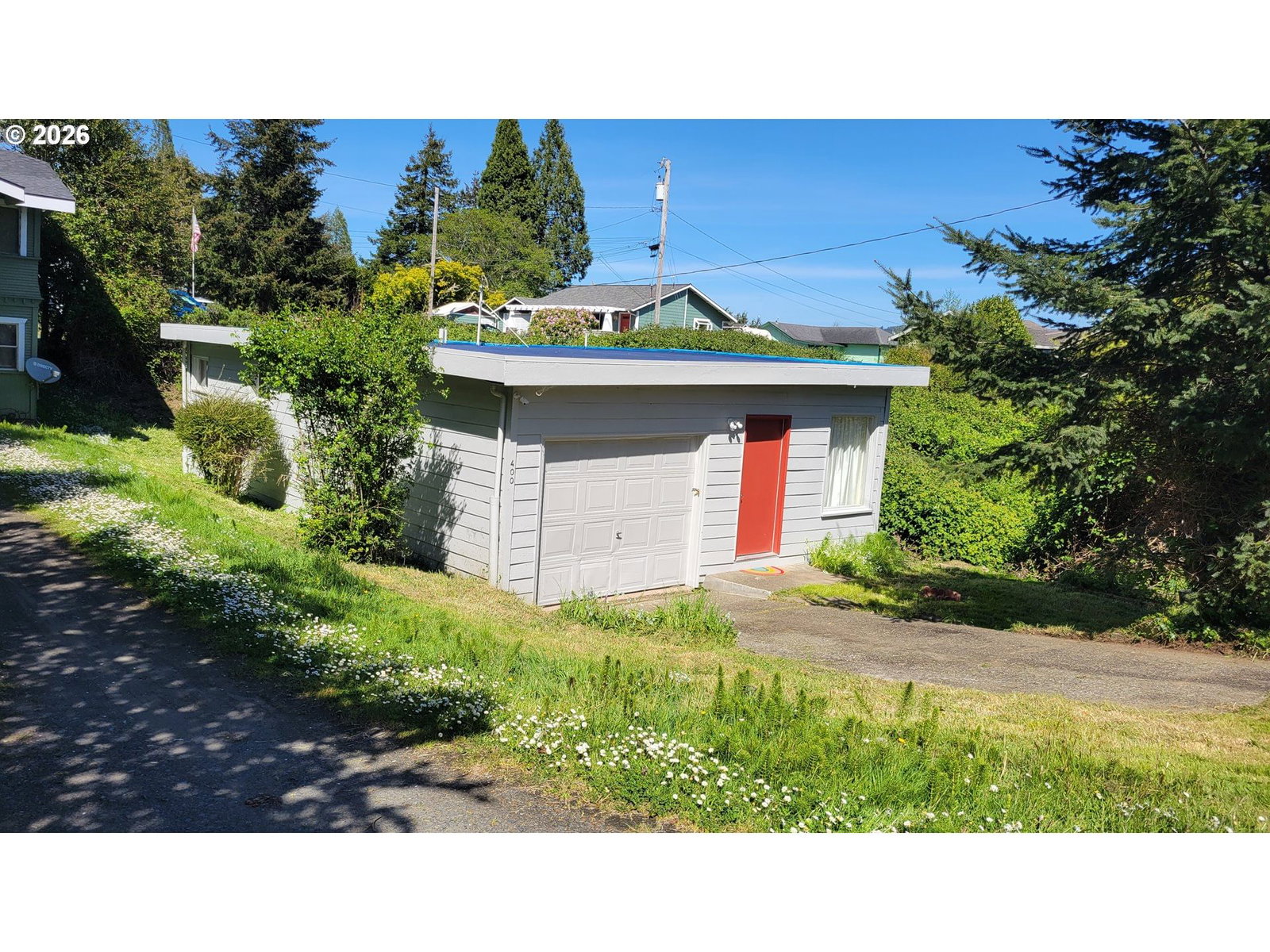 Listing photo 1 of 6