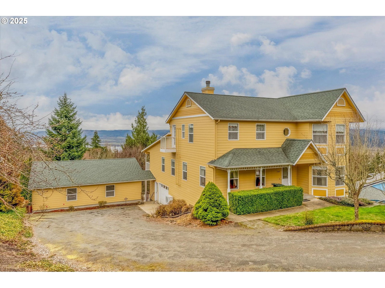 1045 TAYLOR RD