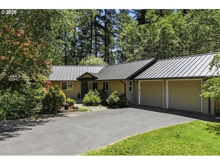 Listing photo 1 of 6