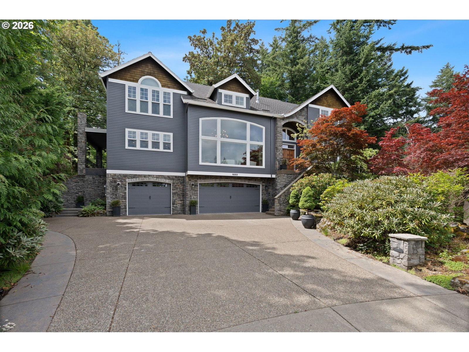 1033 NW ELOISE LN