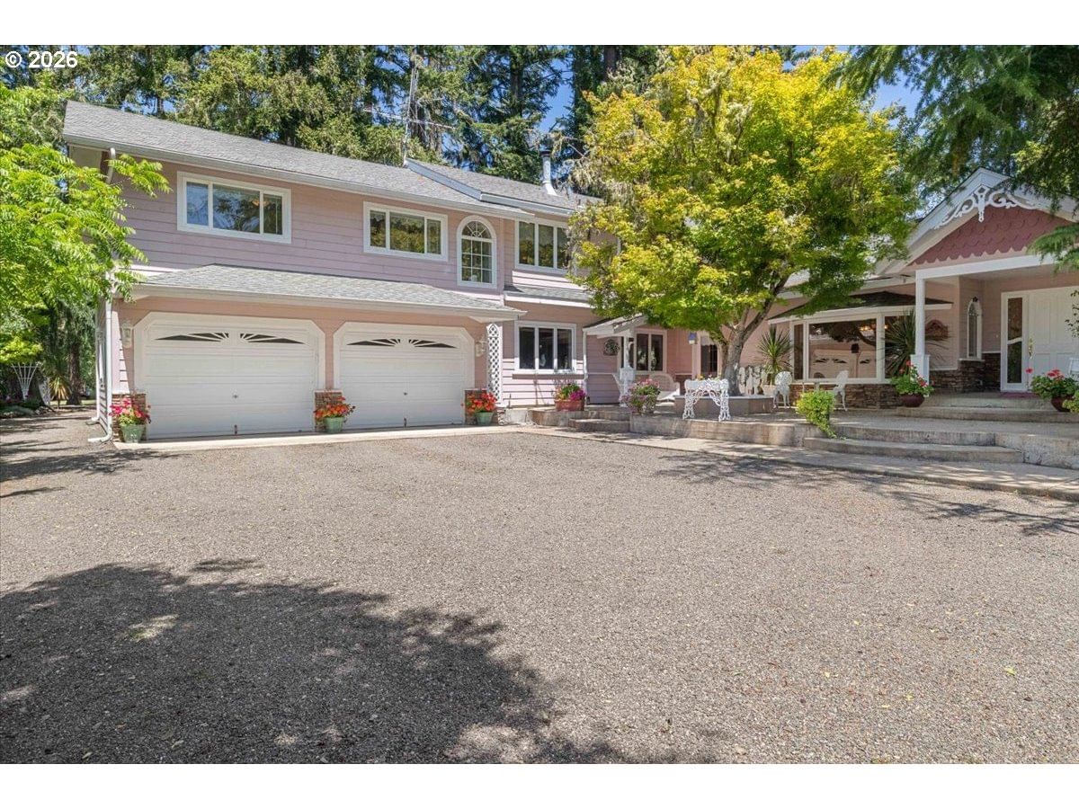 Listing photo 1 of 6