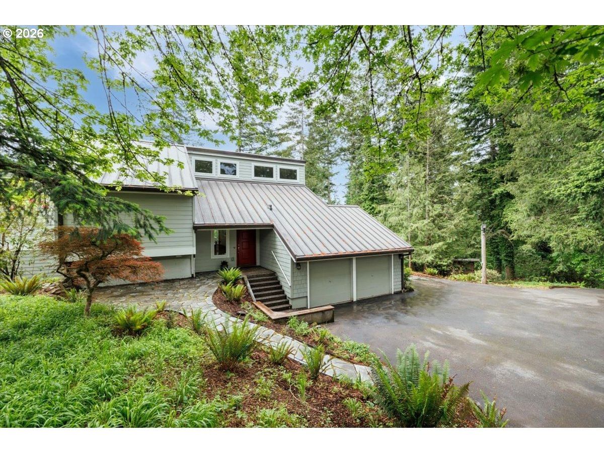 Listing photo 1 of 6