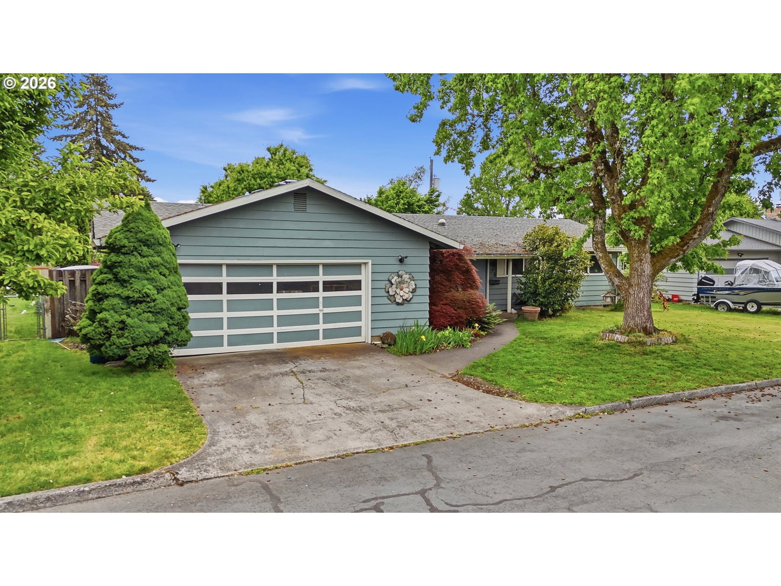 Listing photo 1 of 6
