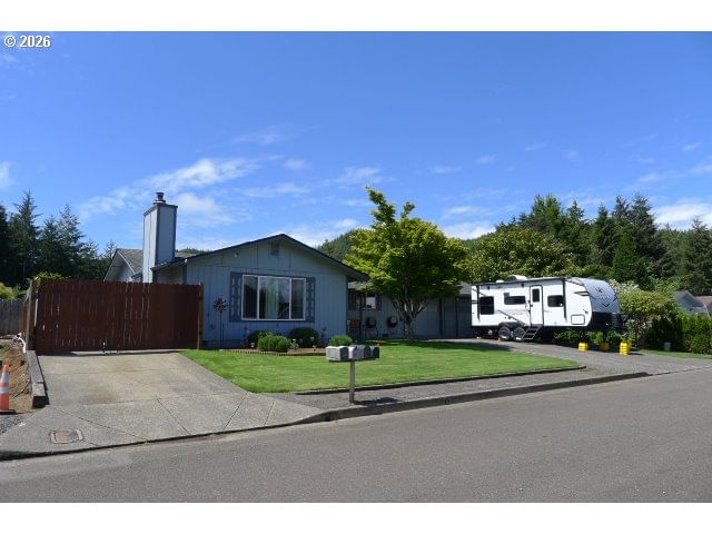 Listing photo 1 of 6