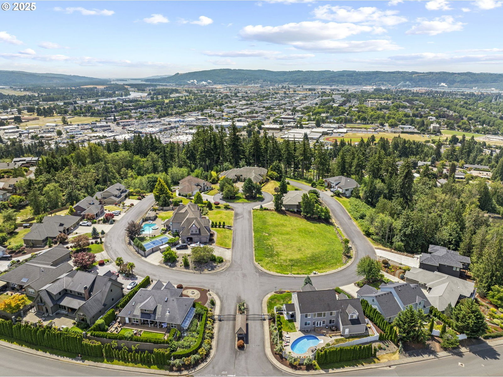 Primary listing photo, 1 CENTER CT, Longview, WA, 98632