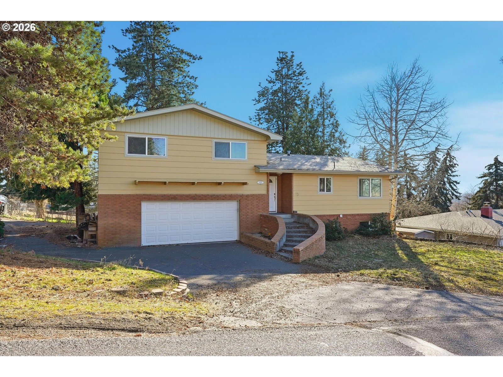 Listing photo 1 of 6