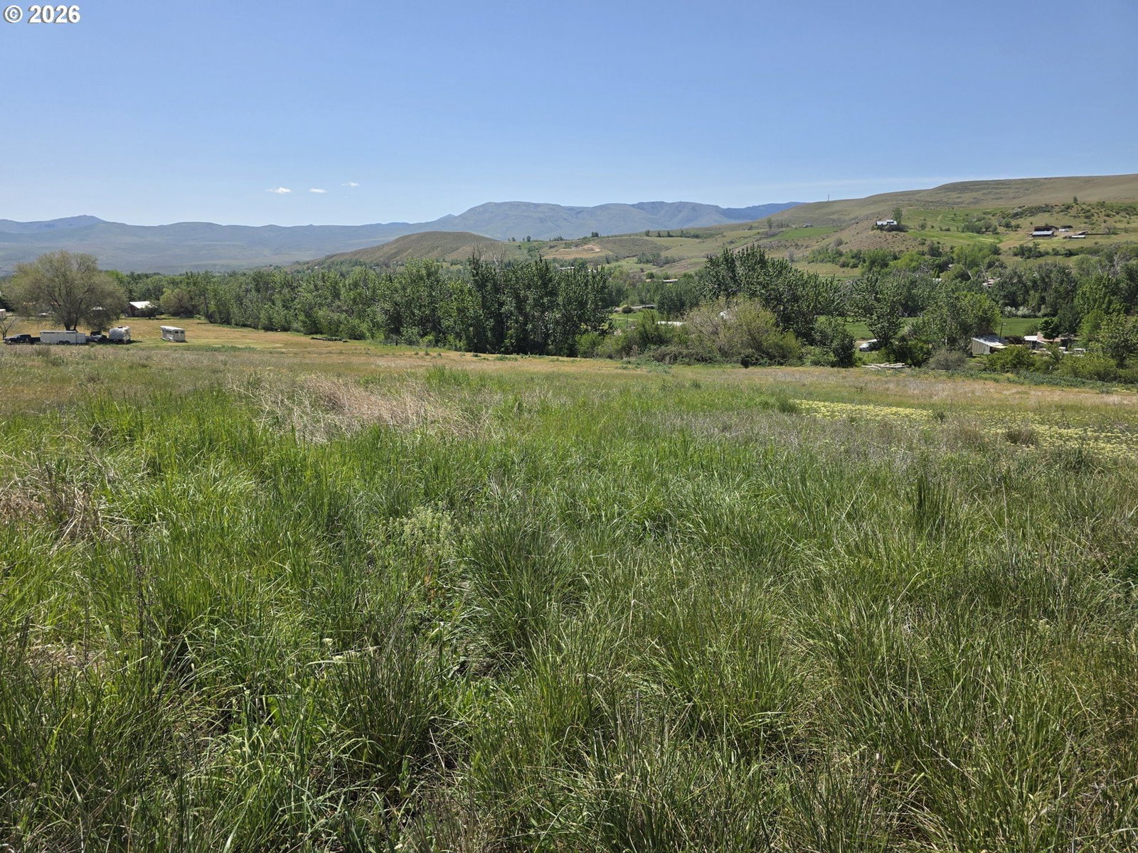 Listing photo 1 of 2
