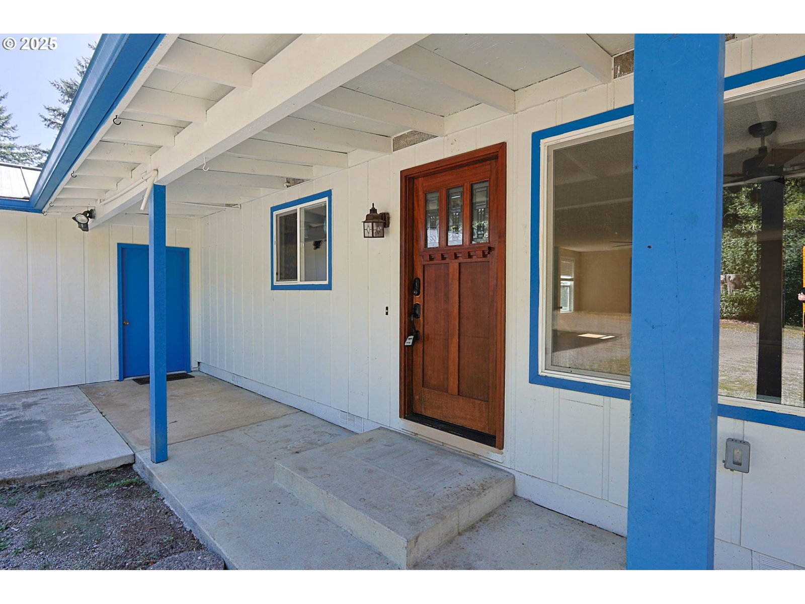 Listing photo 1 of 6