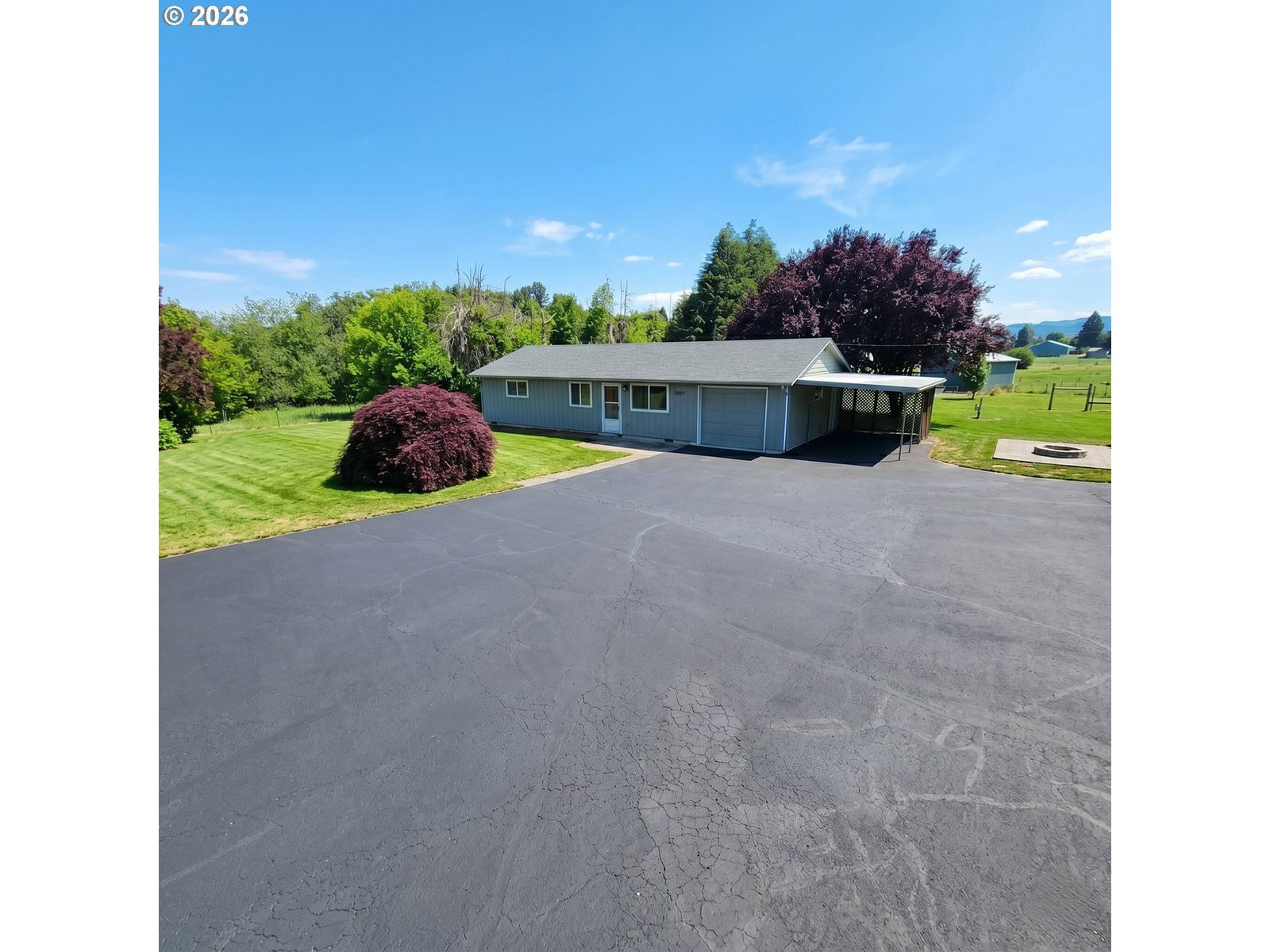 Listing photo 1 of 6