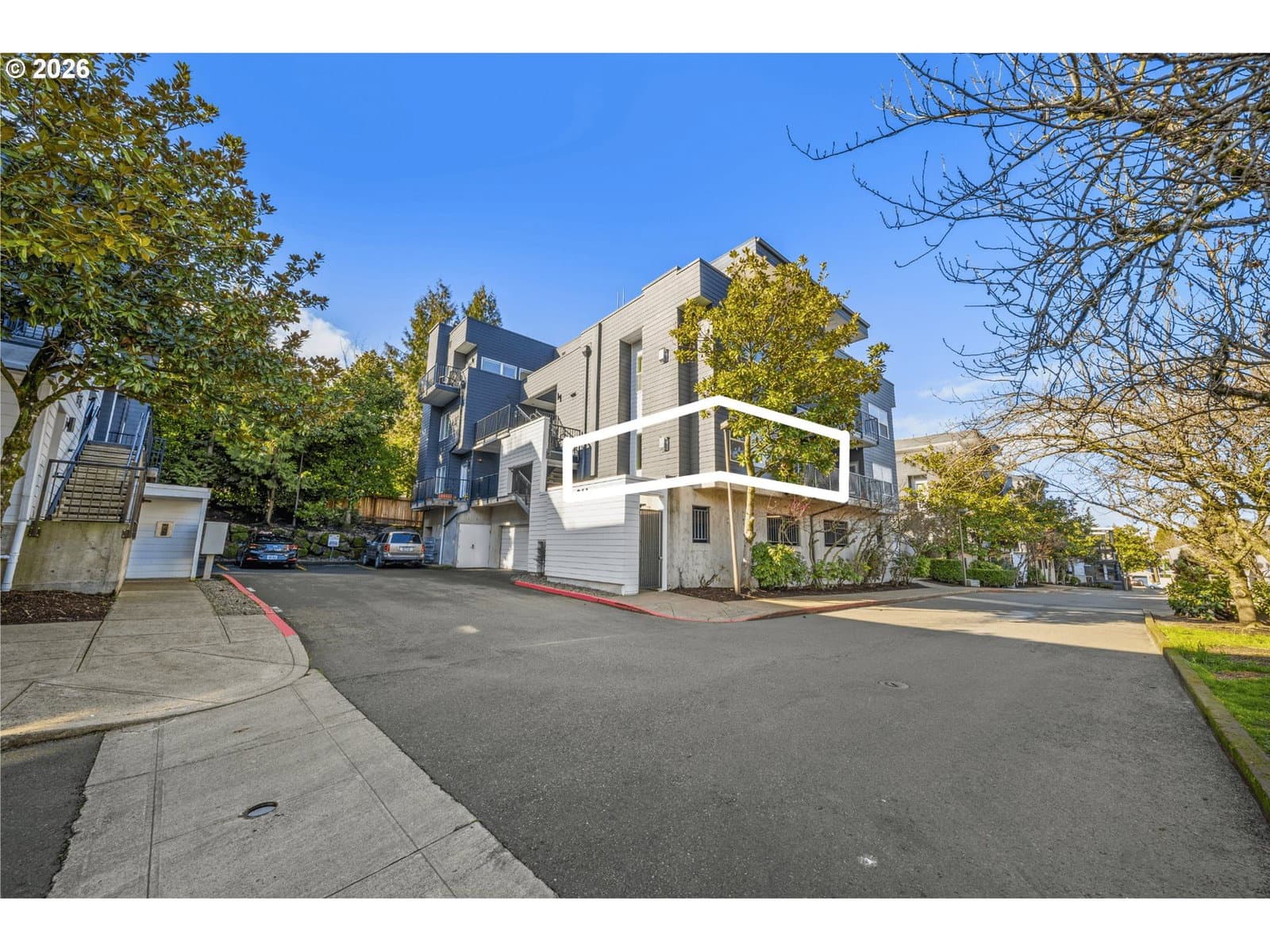 Primary listing photo, 614 S NEVADA ST #B, Portland, OR, 97219