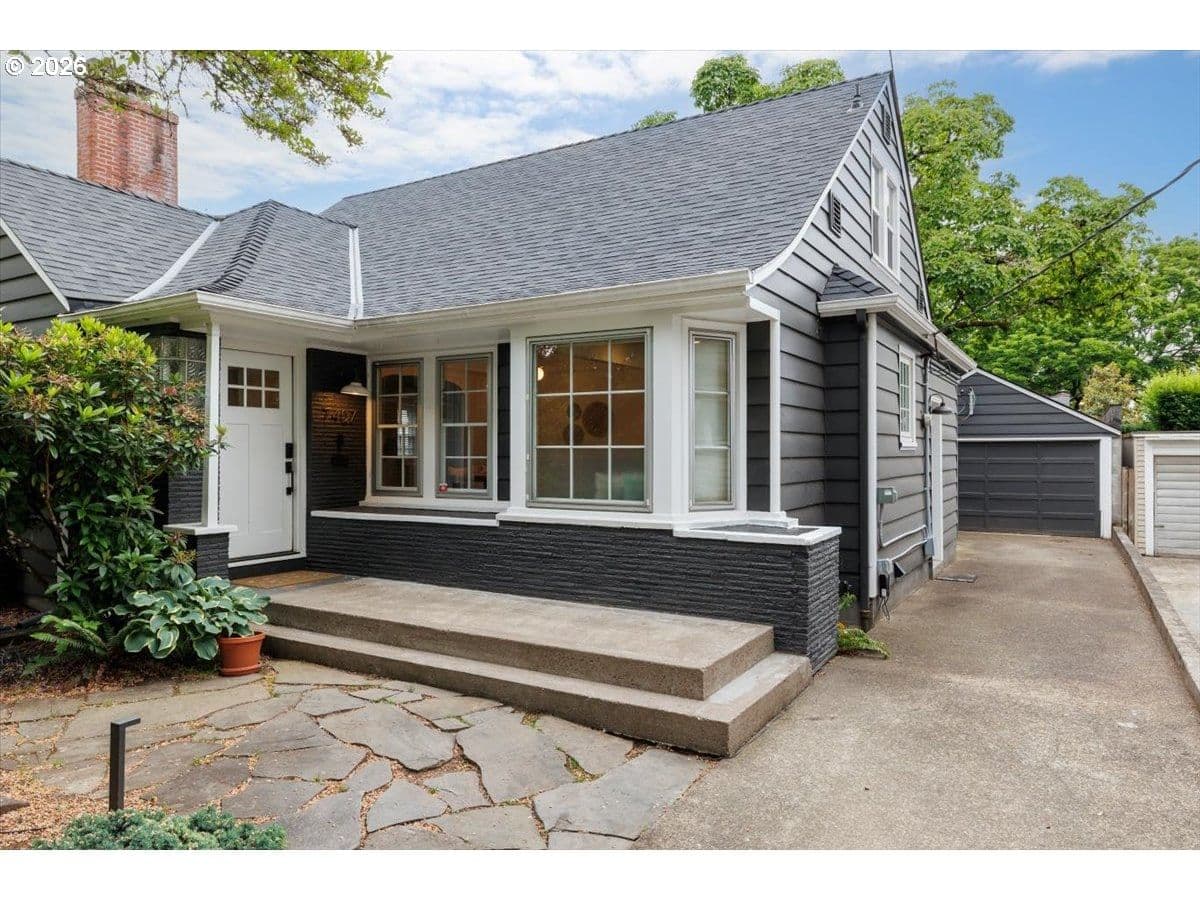 Primary listing photo, 7407 SE 30TH AVE, Portland, OR, 97202