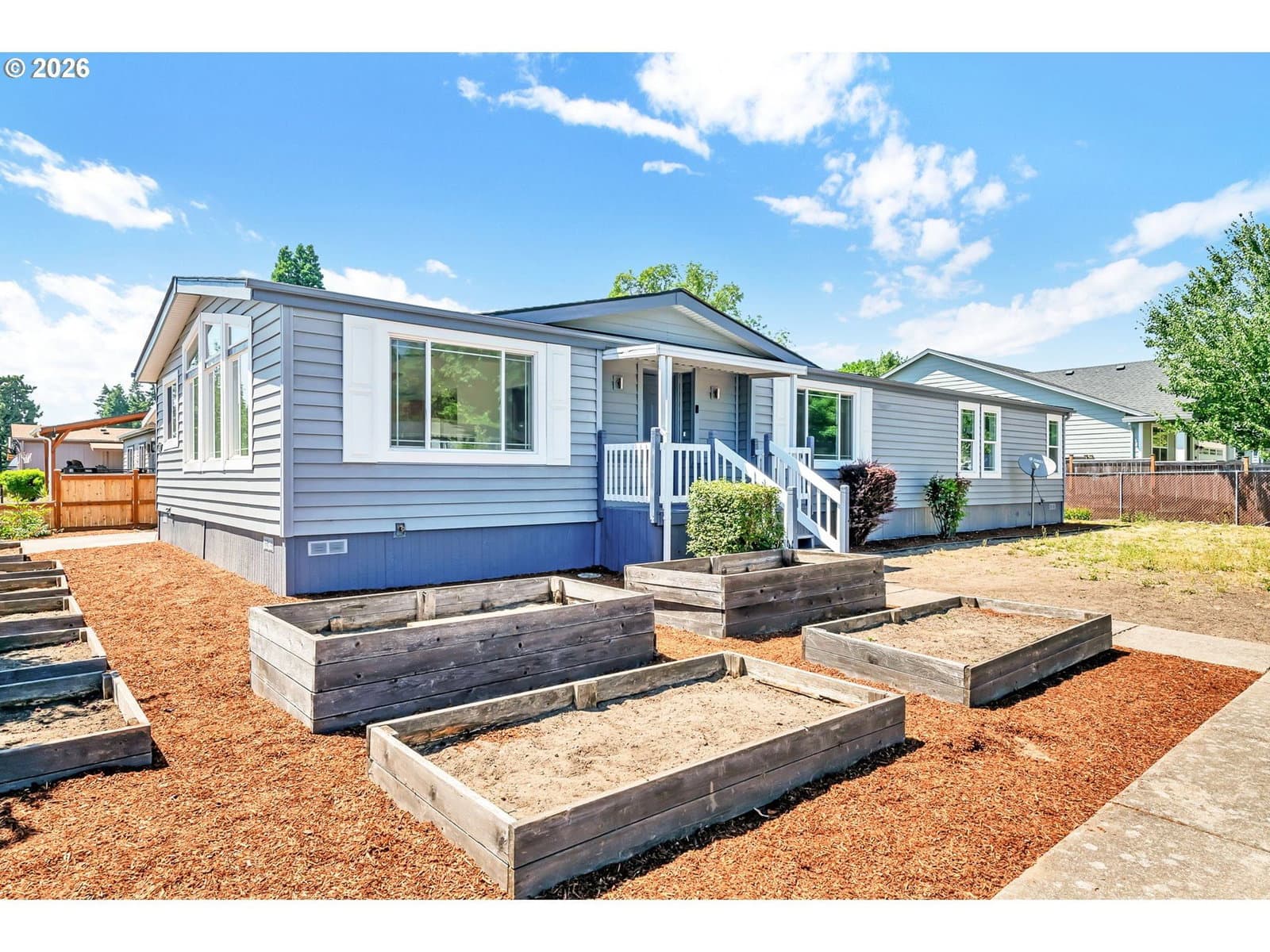 Listing photo 1 of 6