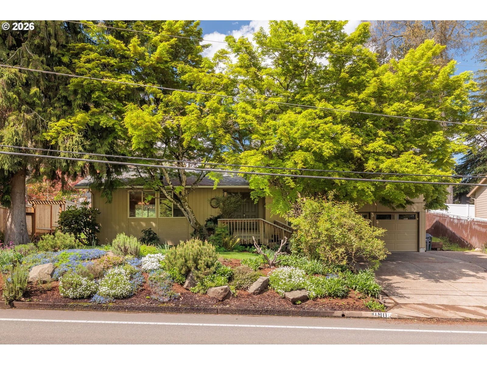 Primary listing photo, 2090 HAWKINS LN, Eugene, OR, 97405