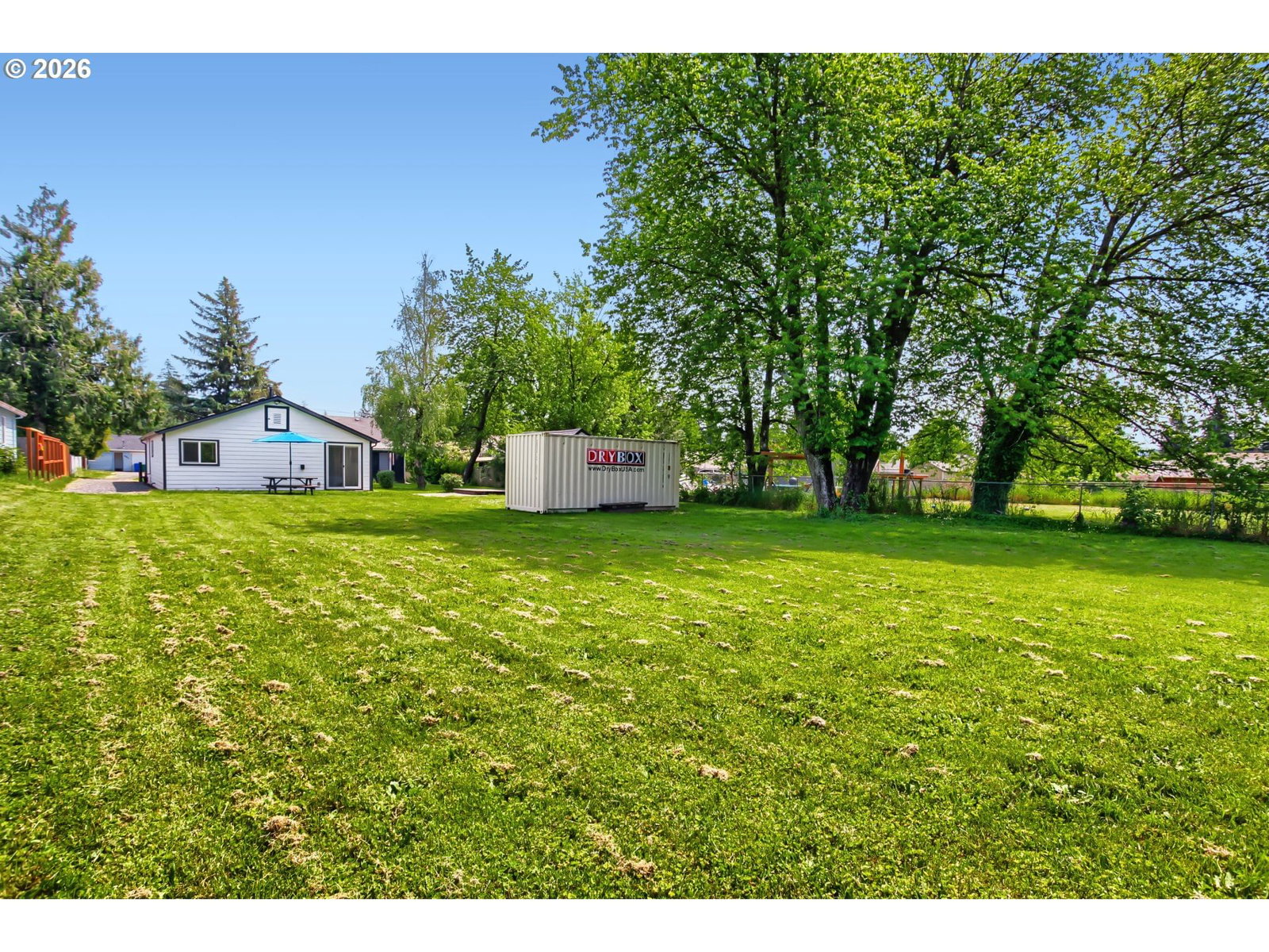Listing photo 1 of 6